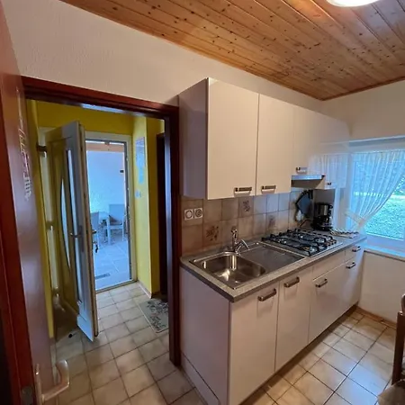 Konukevi Apartmaji In Sobe Cuder 2*