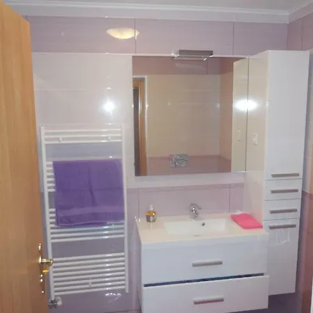 Apartmaji In Sobe Cuder Gostinjska kuća