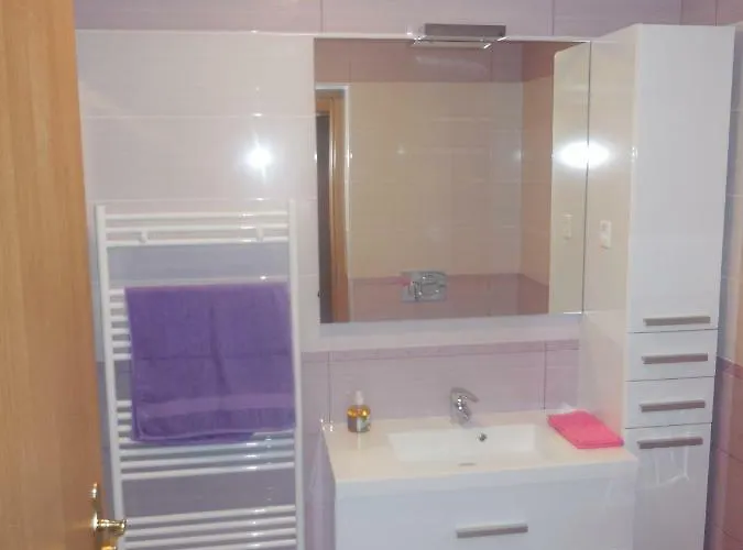 Apartmaji In Sobe Cuder Affittacamere